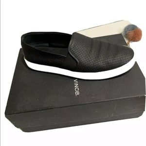 Vince Black Comfortable Shoes Size 8.